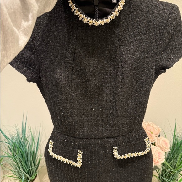Elegant Black Skirt with Pearl Accents - Picture 7 of 14